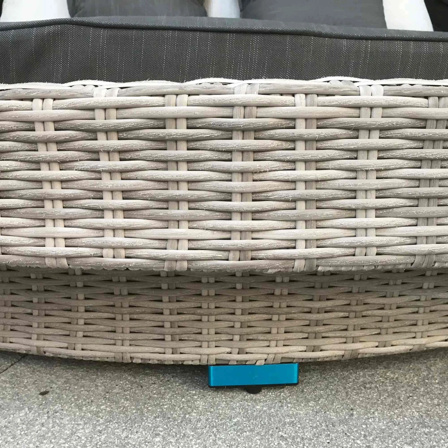Madison Grey Rattan Large Round Day Bed 6 Madison Grey Rattan Large Round Day Bed - Image 6