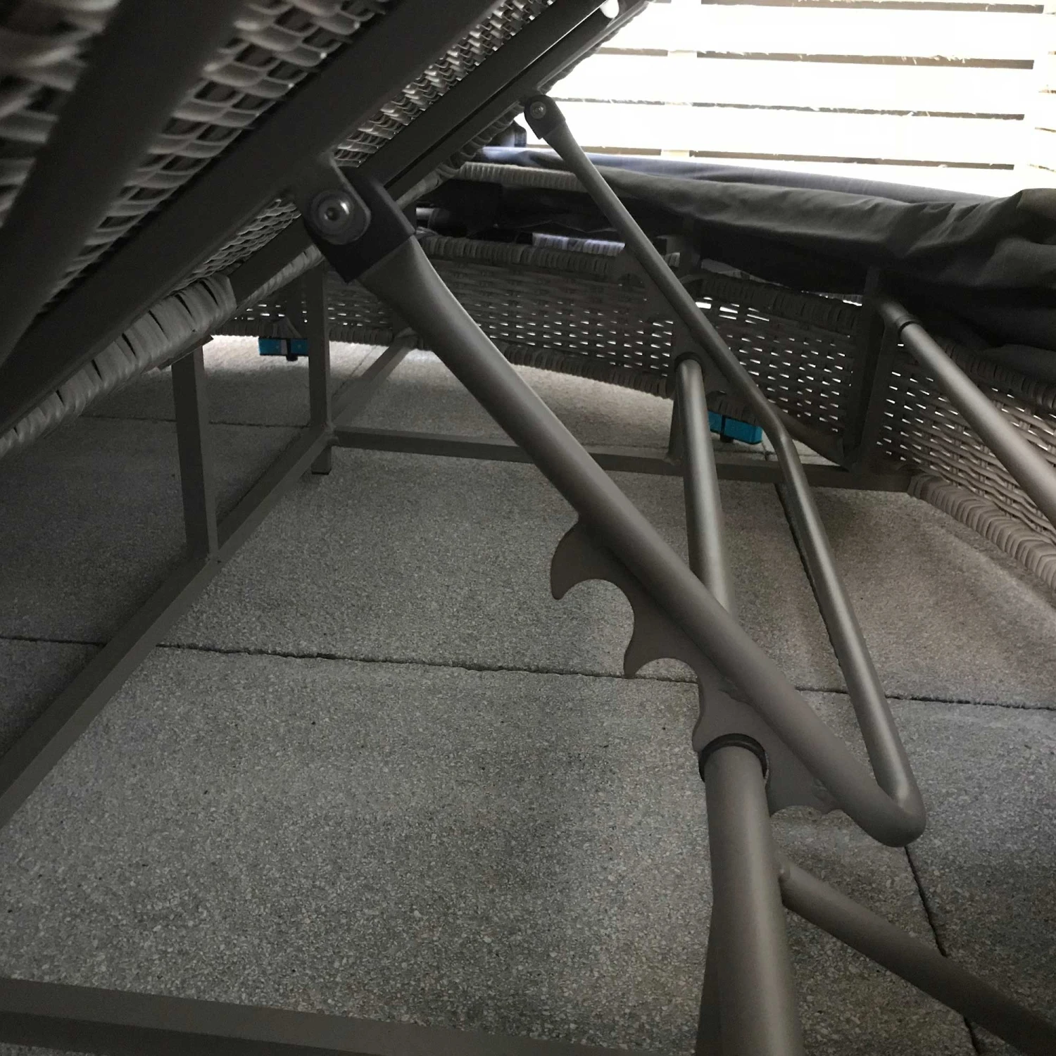 Madison Grey Rattan Large Round Day Bed 7 Madison Grey Rattan Large Round Day Bed - Image 7